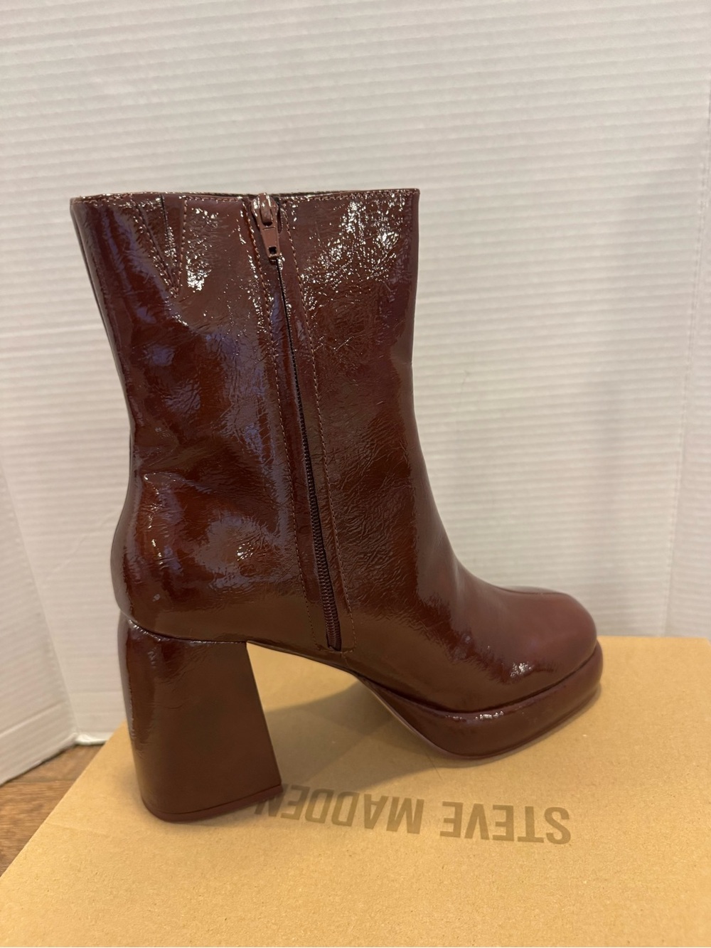 Steve Madden Banish Platform Boots Glossy Cognac Patent Finish Size 9.5 - Picture 7 of 10